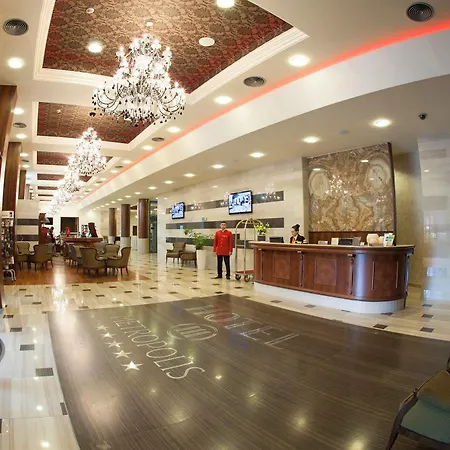Hotel Metropolis 5*